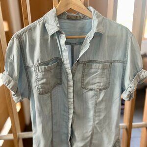 Prana XS Light Blue Soft Chambray Short Sleeve Button Up Shirt